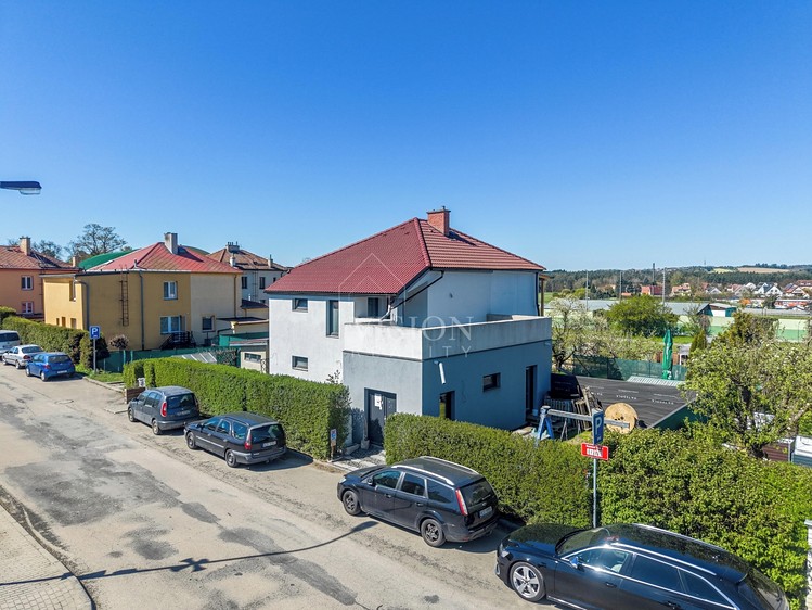 Prodej rodinného domu 111 m², pozemek 234 m² - foto 1