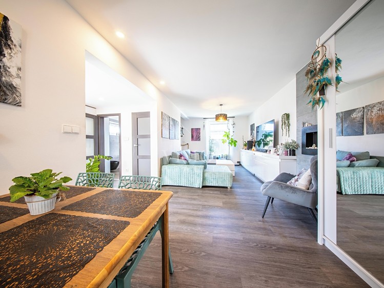 Prodej rodinného domu 111 m², pozemek 234 m² - foto 2