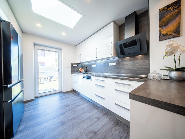 Prodej rodinného domu 111 m², pozemek 234 m² - foto 5