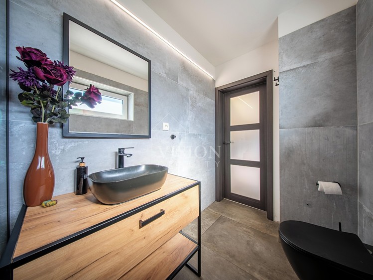 Prodej rodinného domu 111 m², pozemek 234 m² - foto 8