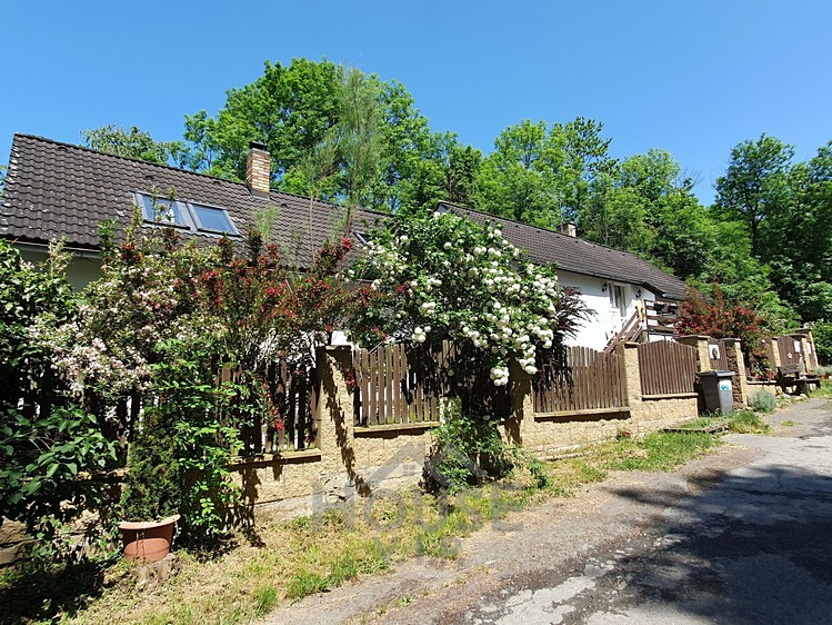 Prodej rodinného domu 206 m², pozemek 420 m² - foto 1