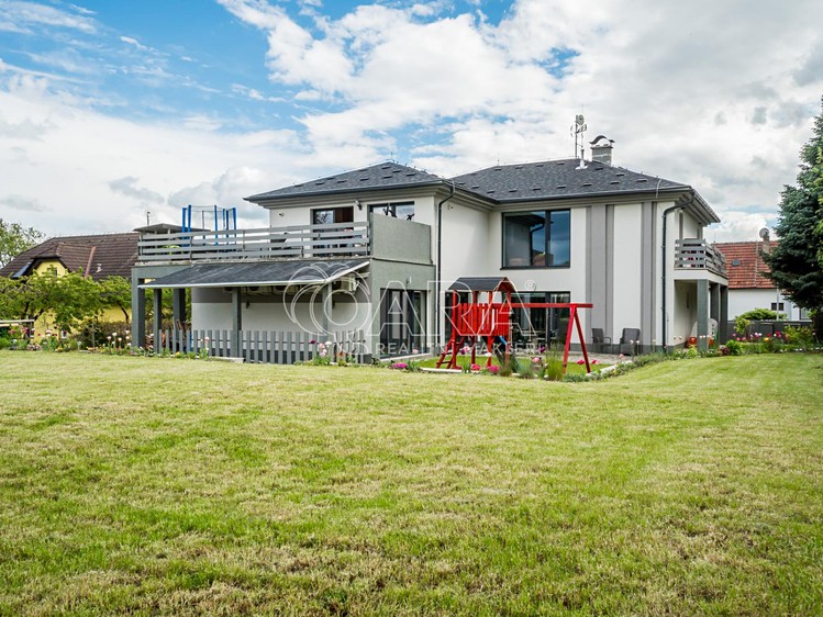 Prodej vícegeneračního domu 486 m², pozemek 1 248 m² - foto 2