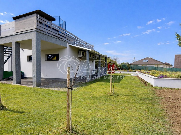 Prodej vícegeneračního domu 486 m², pozemek 1 248 m² - foto 4