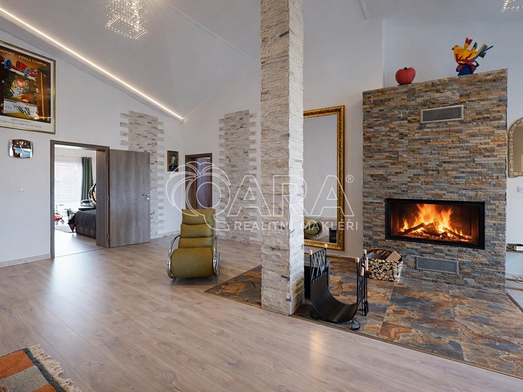 Prodej vícegeneračního domu 486 m², pozemek 1 248 m² - foto 6