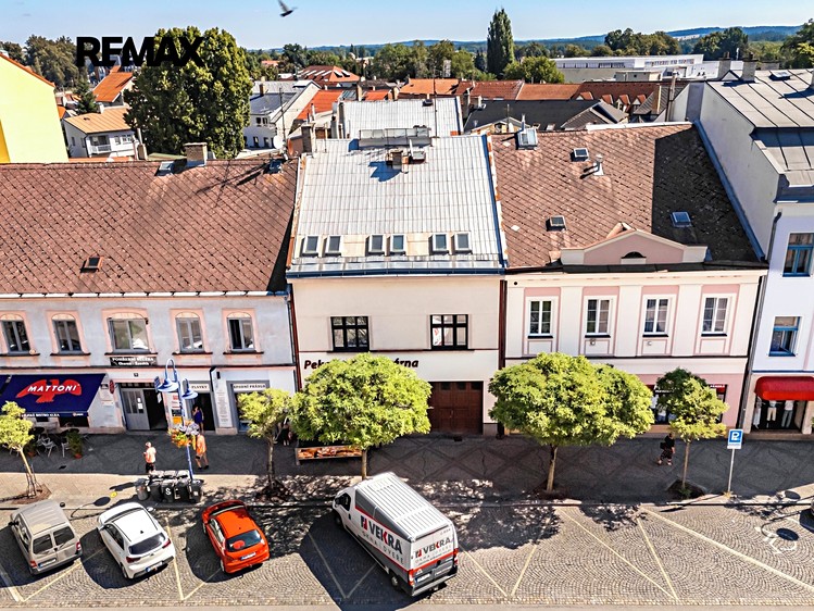 Prodej rodinného domu 1 020 m², pozemek 518 m² - foto 3