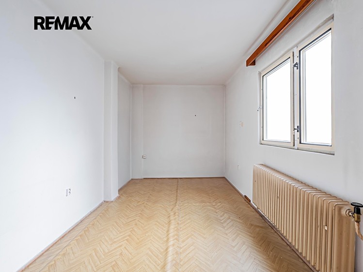 Prodej rodinného domu 1 020 m², pozemek 518 m² - foto 8