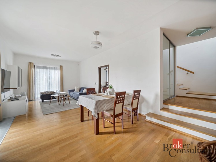 Prodej rodinného domu 154 m², pozemek 646 m² - foto 4