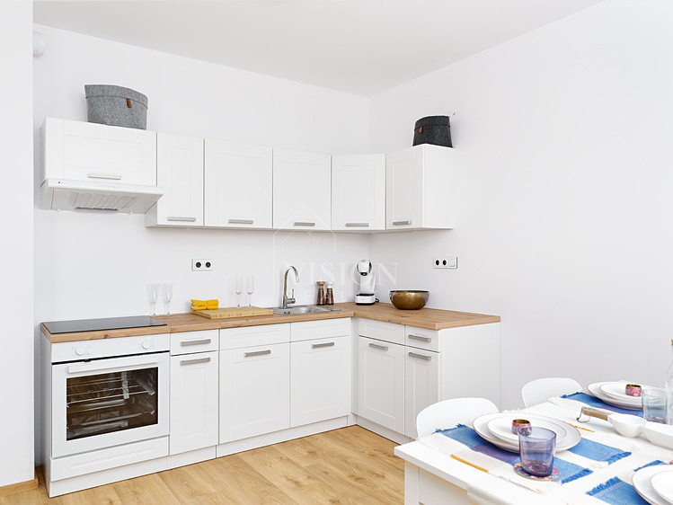 Prodej rodinného domu 310 m², pozemek 568 m² - foto 6