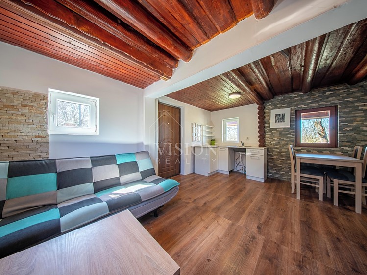 Prodej rodinného domu 237 m², pozemek 461 m² - foto 4