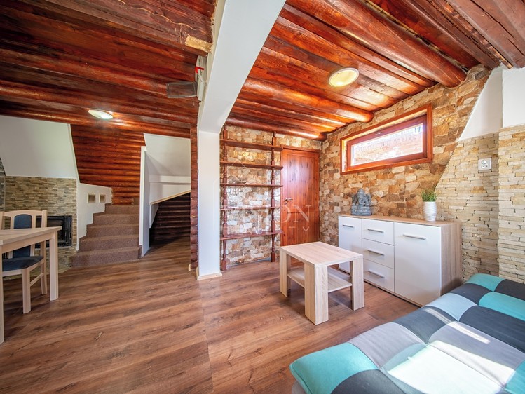 Prodej rodinného domu 237 m², pozemek 461 m² - foto 3