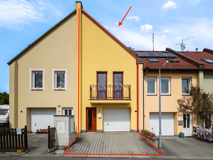 Prodej rodinného domu 100 m², pozemek 72 m² - foto 1