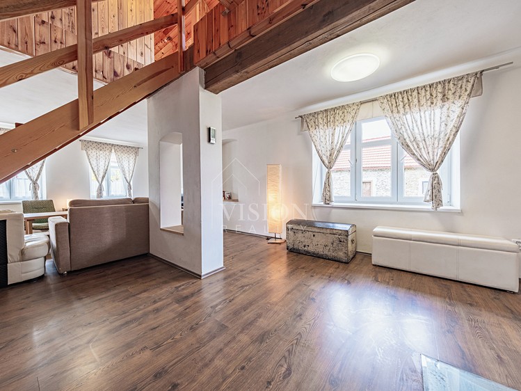 Prodej rodinného domu 248 m², pozemek 821 m² - foto 7