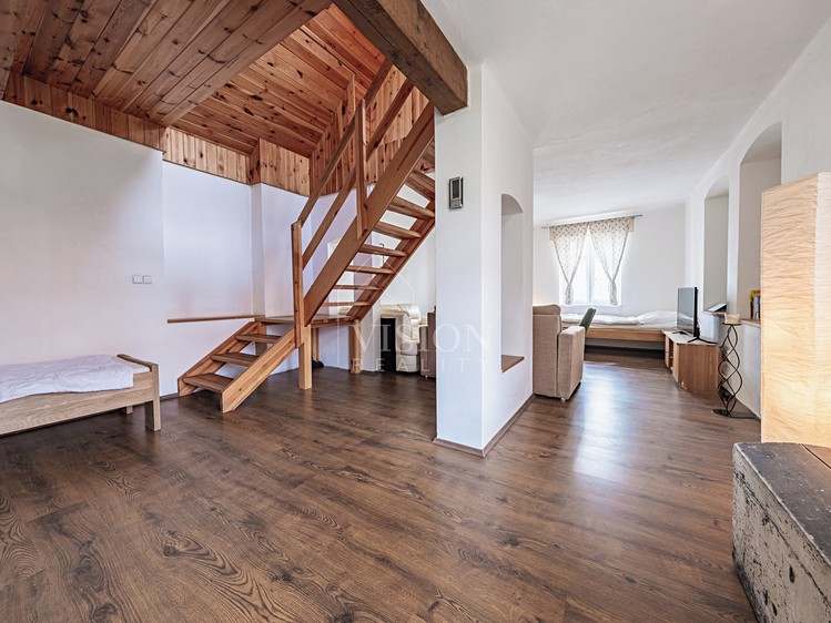 Prodej rodinného domu 248 m², pozemek 821 m² - foto 6