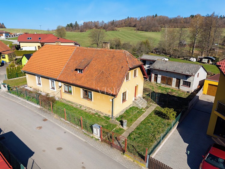 Prodej rodinného domu 63 m², pozemek 871 m² - foto 1