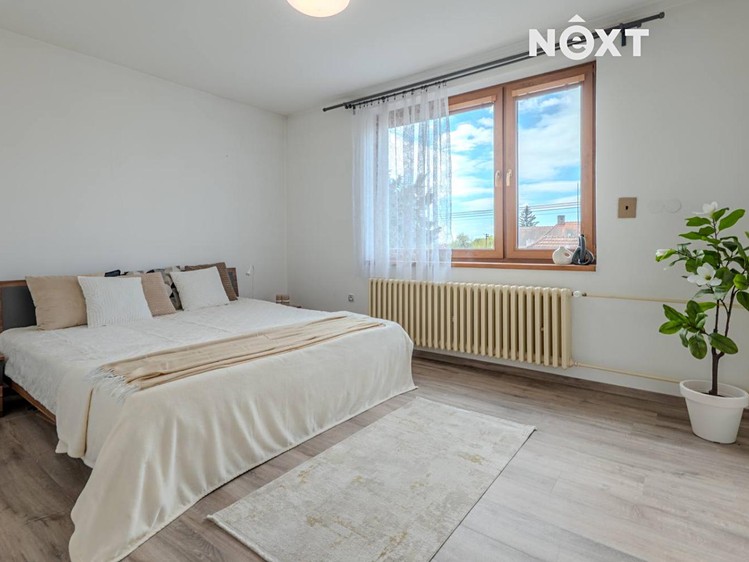 Prodej rodinného domu 188 m², pozemek 737 m² - foto 3