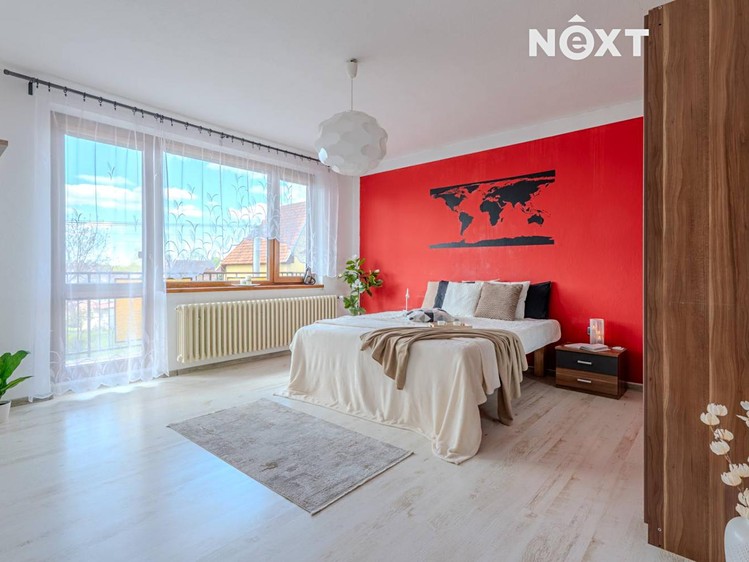 Prodej rodinného domu 188 m², pozemek 737 m² - foto 2