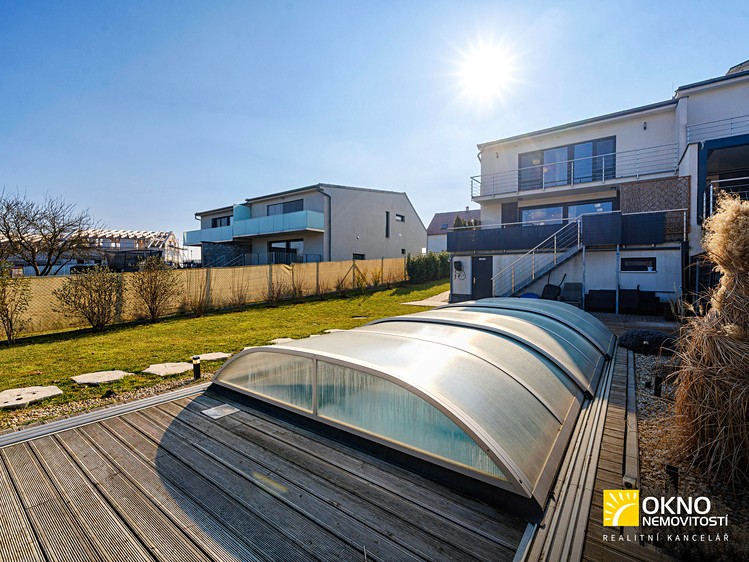 Prodej rodinného domu 185 m², pozemek 618 m² - foto 2