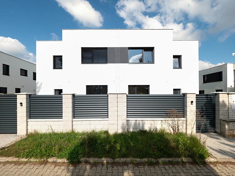 Prodej rodinného domu 191 m², pozemek 381 m² - foto 1