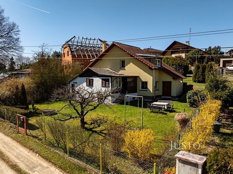 Prodej rodinného domu 98 m², pozemek 625 m² - foto 1