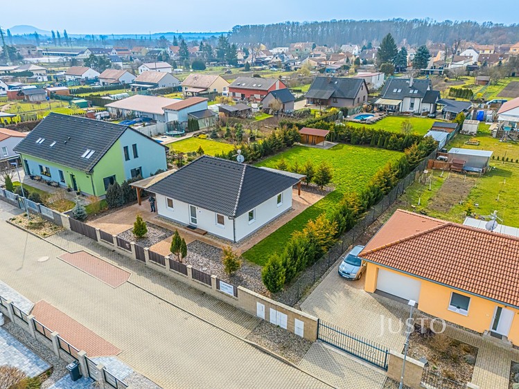 Prodej rodinného domu 83 m², pozemek 1 180 m² - foto 1