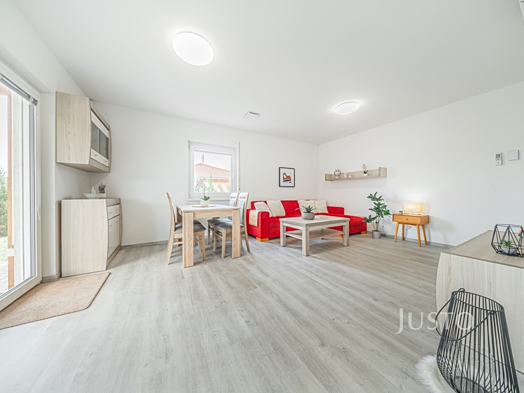 Prodej rodinného domu 83 m², pozemek 1 180 m² - foto 5