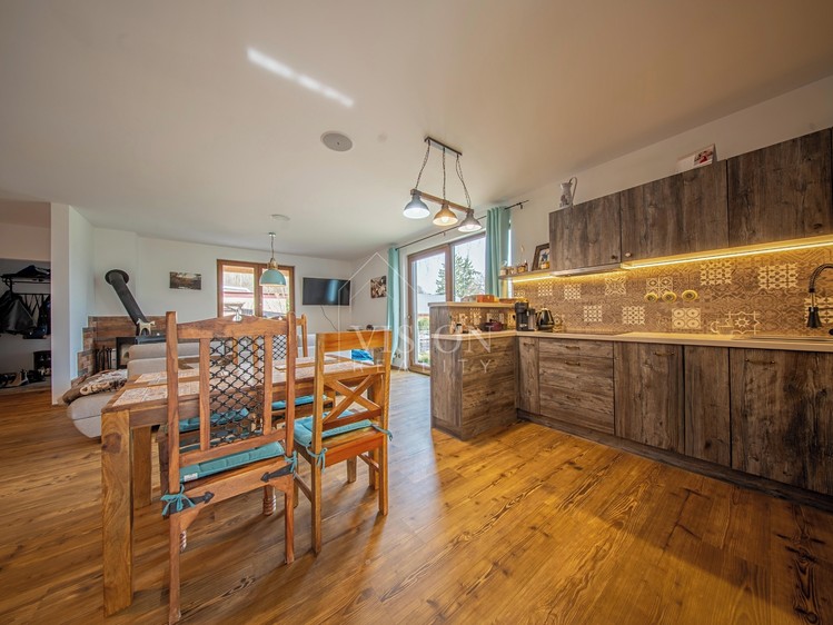 Prodej rodinného domu 142 m², pozemek 1 057 m² - foto 4