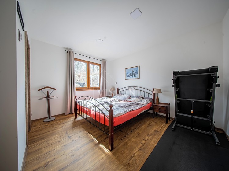 Prodej rodinného domu 142 m², pozemek 1 057 m² - foto 8