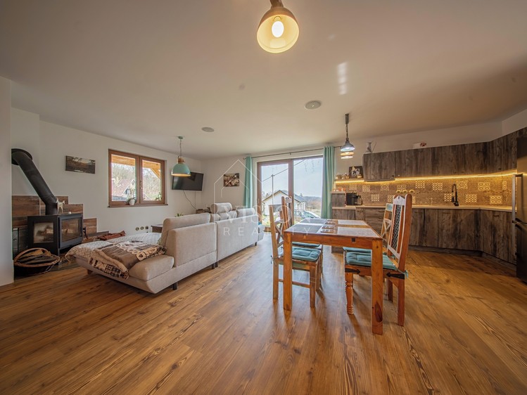 Prodej rodinného domu 142 m², pozemek 1 057 m² - foto 6