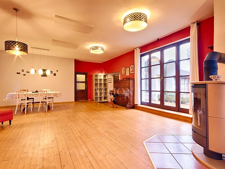 Prodej rodinného domu 198 m², pozemek 792 m² - foto 4
