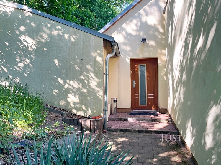 Prodej rodinného domu 250 m², pozemek 1 168 m² - foto 4