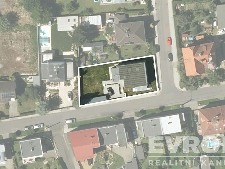Prodej vícegeneračního domu 195 m², pozemek 662 m² - foto 7