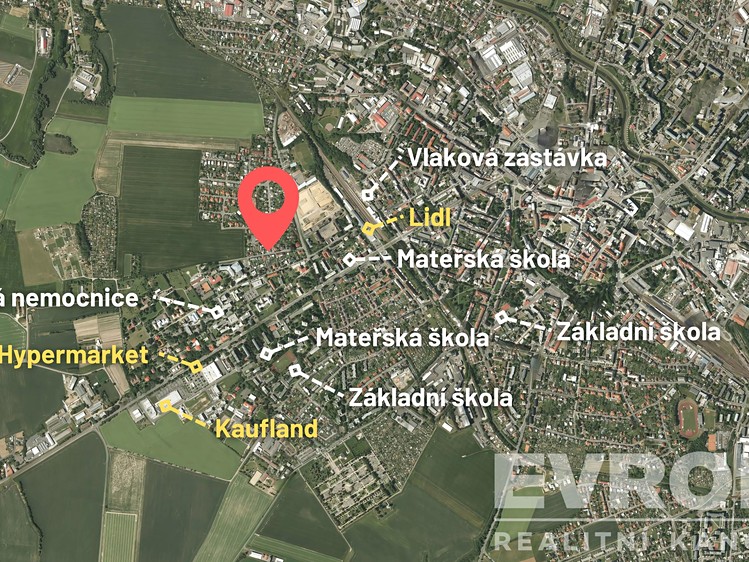 Prodej vícegeneračního domu 195 m², pozemek 662 m² - foto 6