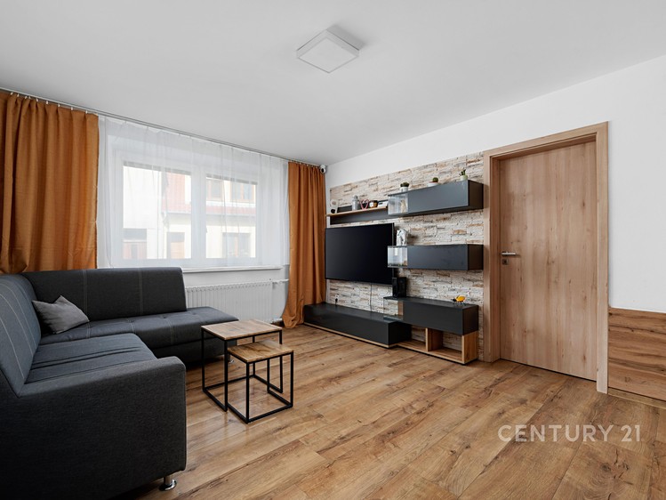 Prodej vícegeneračního domu 190 m², pozemek 598 m² - foto 3
