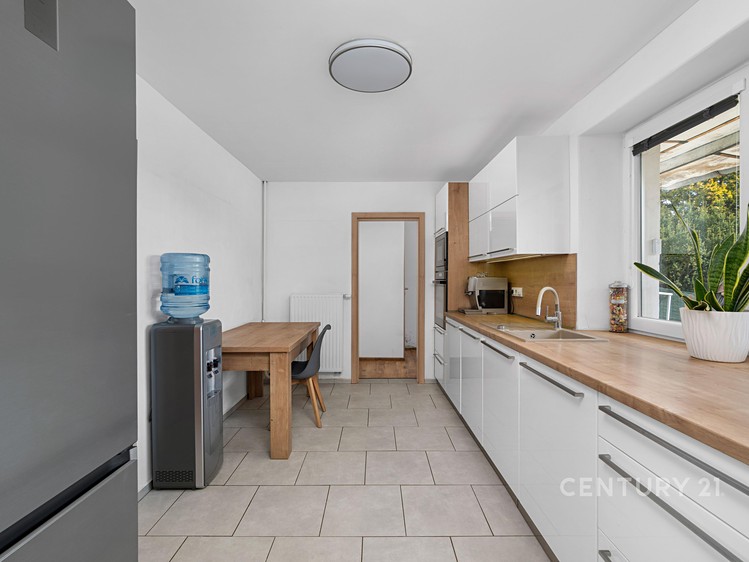 Prodej vícegeneračního domu 190 m², pozemek 598 m² - foto 5