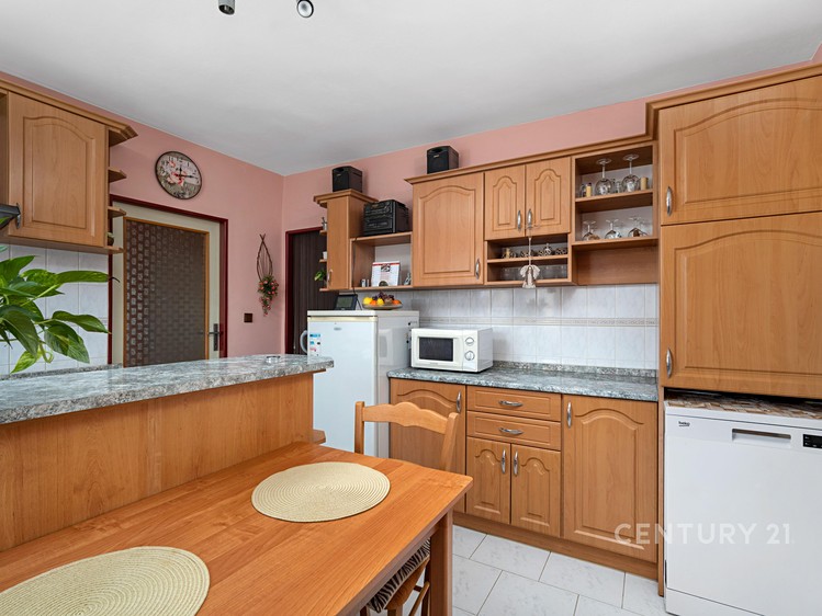 Prodej rodinného domu 227 m², pozemek 227 m² - foto 7