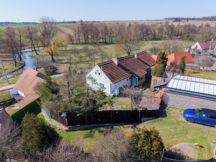 Prodej rodinného domu 90 m², pozemek 589 m² - foto 1