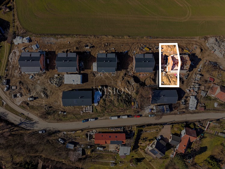 Prodej vícegeneračního domu 207 m², pozemek 401 m² - foto 2