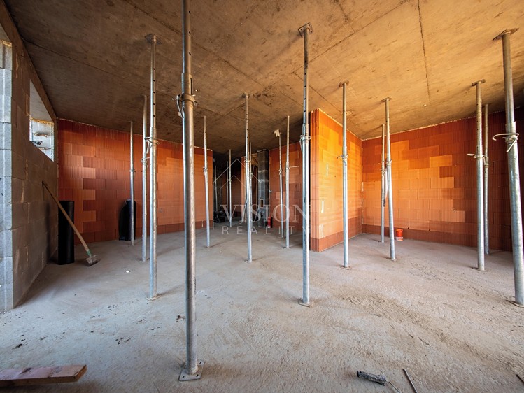 Prodej vícegeneračního domu 207 m², pozemek 401 m² - foto 6
