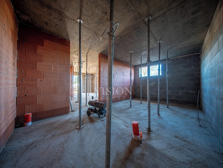 Prodej vícegeneračního domu 207 m², pozemek 401 m² - foto 7