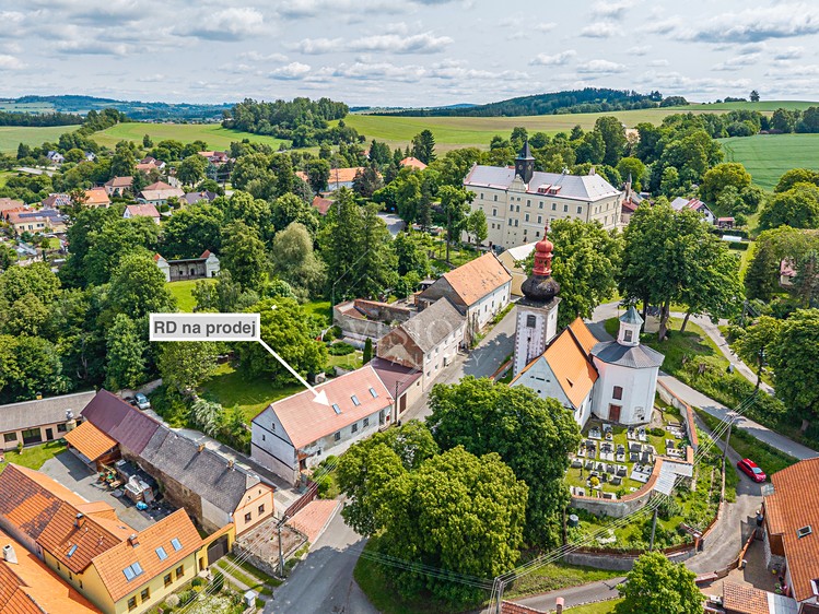 Prodej rodinného domu 200 m², pozemek 762 m² - foto 2