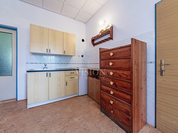 Prodej rodinného domu 200 m², pozemek 762 m² - foto 4