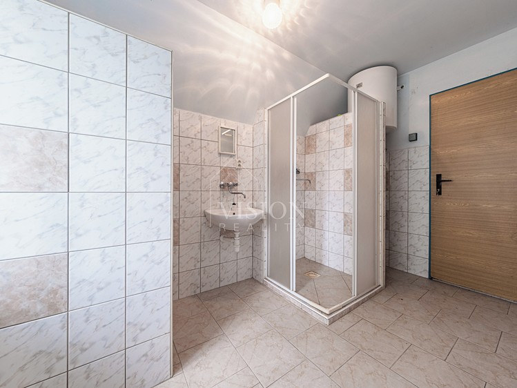 Prodej rodinného domu 200 m², pozemek 762 m² - foto 6