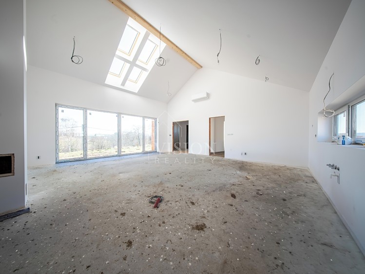 Prodej rodinného domu 147 m², pozemek 1 304 m² - foto 4