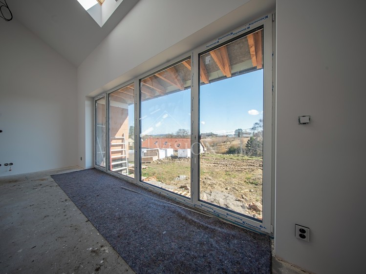 Prodej rodinného domu 147 m², pozemek 1 304 m² - foto 7