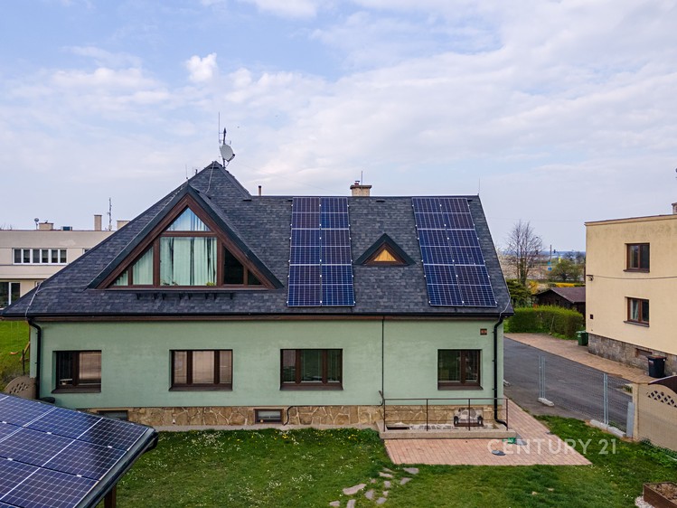 Prodej rodinného domu 260 m², pozemek 632 m² - foto 3