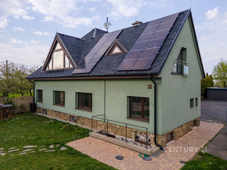 Prodej rodinného domu 260 m², pozemek 632 m² - foto 2