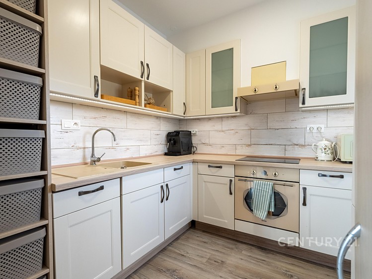 Prodej rodinného domu 260 m², pozemek 632 m² - foto 4