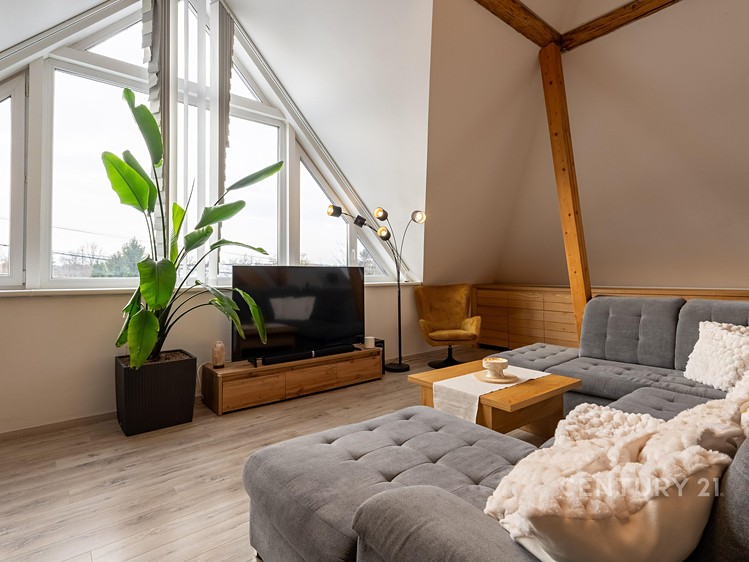 Prodej rodinného domu 260 m², pozemek 632 m² - foto 8