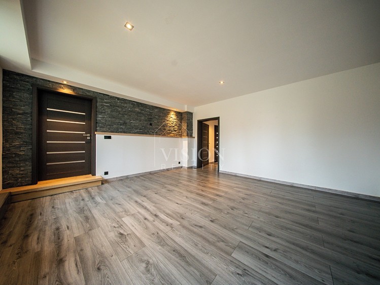 Prodej vícegeneračního domu 285 m², pozemek 339 m² - foto 4