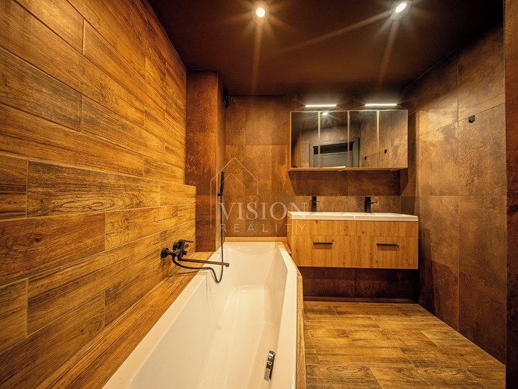 Prodej vícegeneračního domu 285 m², pozemek 339 m² - foto 8
